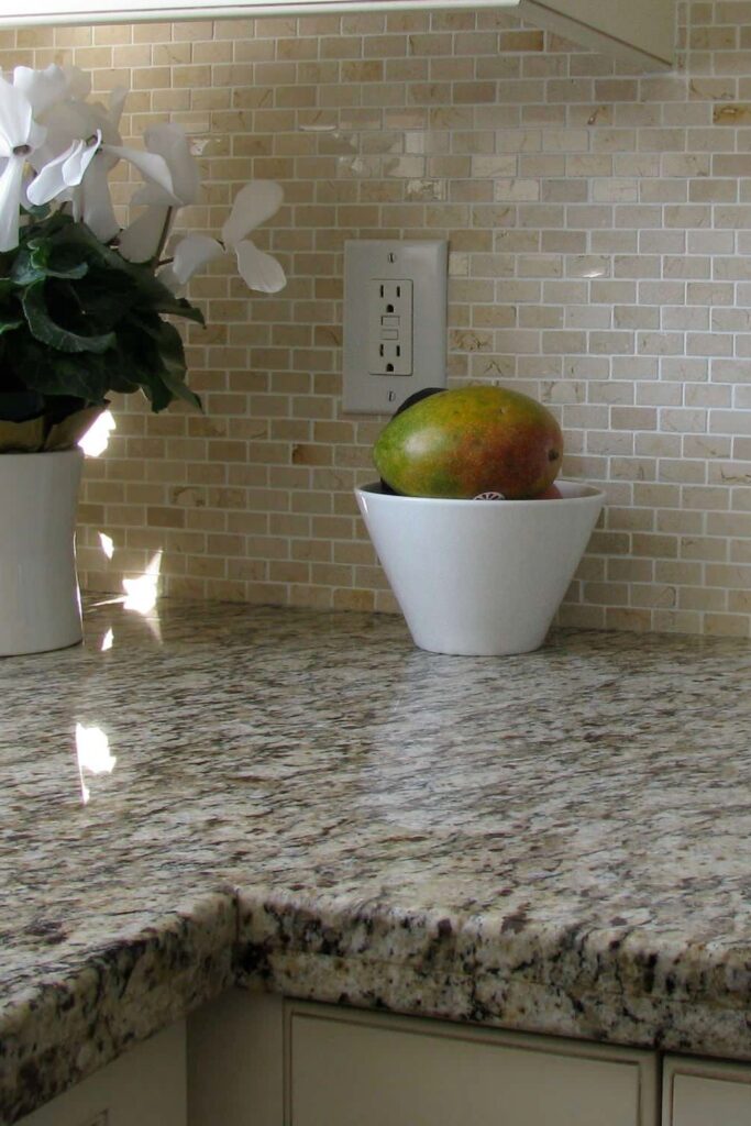 Santa Cecilia Granite White Backsplash Ideas